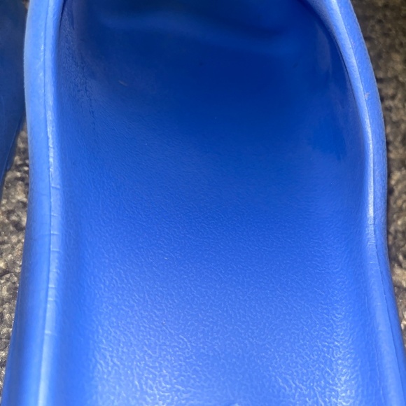 Azure blue yeezy slides adidas main image 4